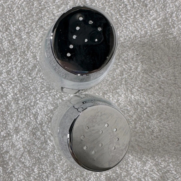 Vintage  Glass Newfoundland And Labrador Salt & Pepper Shakers - Picture 7 of 8